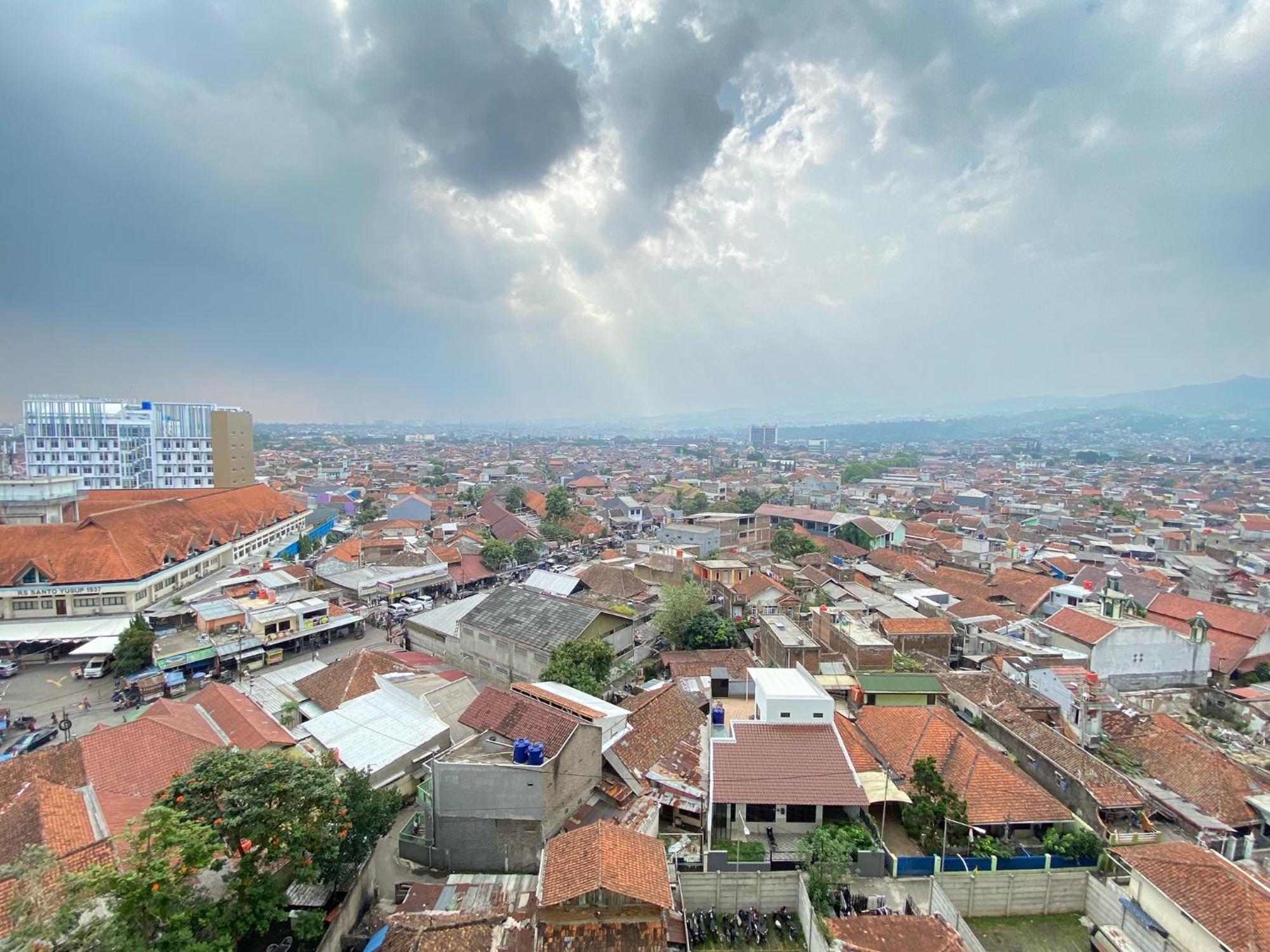 Spacious 3br At Gateway Ahmad Yani Cicadas By Travelio Apartemen *
